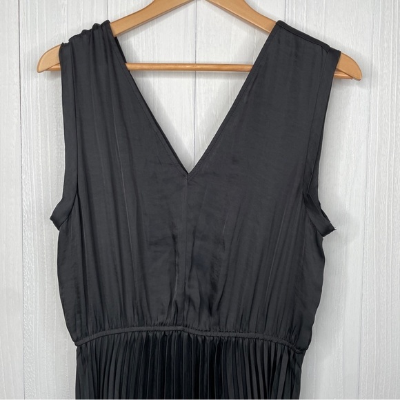 STEVE MADDEN Donna Pleated Handkerchief Hem Satin Dress - Black - Picture 6 of 8